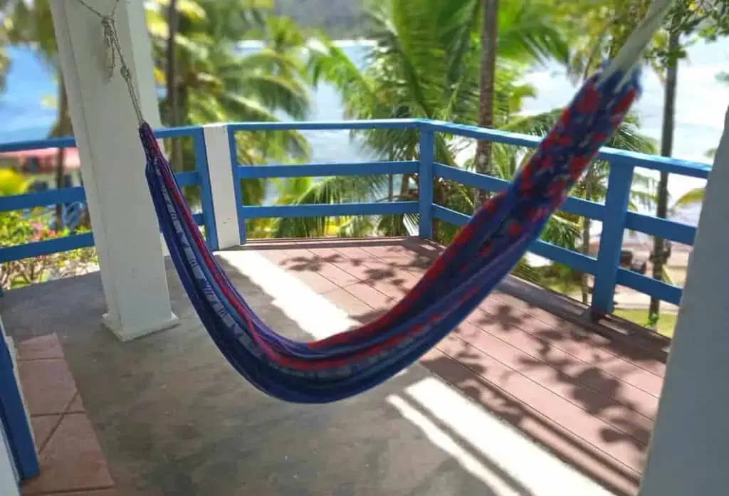 SM 10 - BALCON CON HAMACA