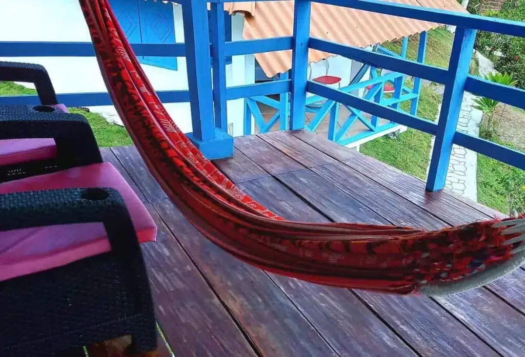 Comodidades 12 SM 11 - BALCON CON HAMACA